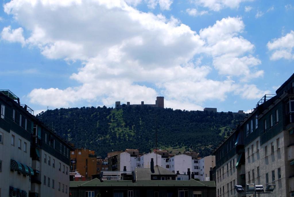 Hostal Restaurante Estacion Хаэн Экстерьер фото