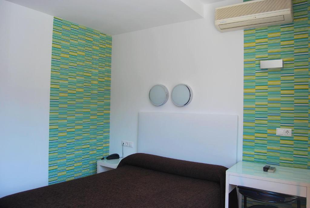 Hostal Restaurante Estacion Хаэн Номер фото
