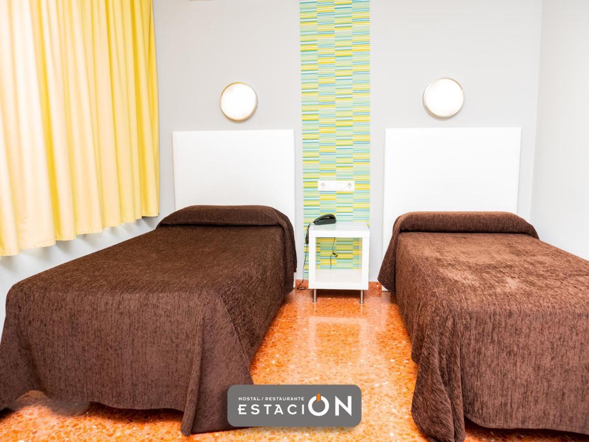 Hostal Restaurante Estacion Хаэн Экстерьер фото