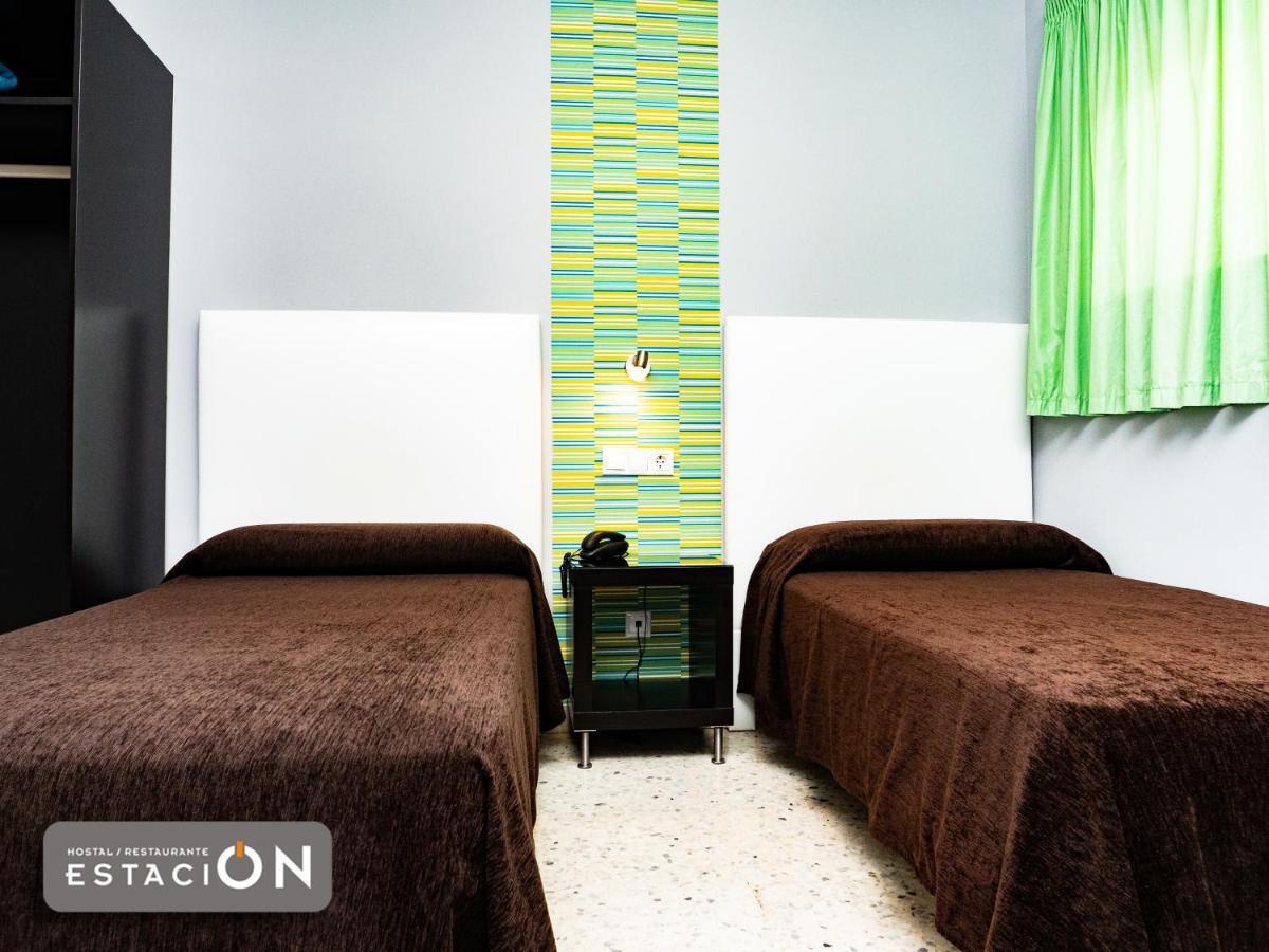 Hostal Restaurante Estacion Хаэн Экстерьер фото