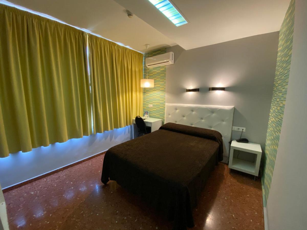 Hostal Restaurante Estacion Хаэн Экстерьер фото